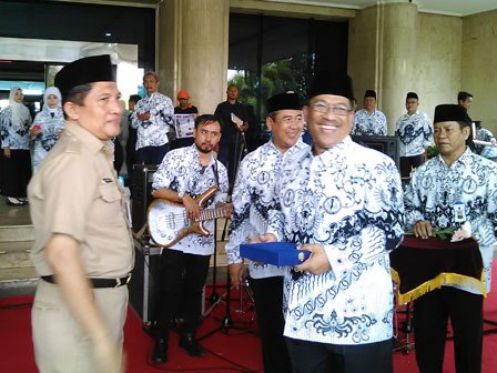 Pencarian PGRI Jawa Timur - Persatuan Guru Republik Indonesia Cabang Jawa Timur